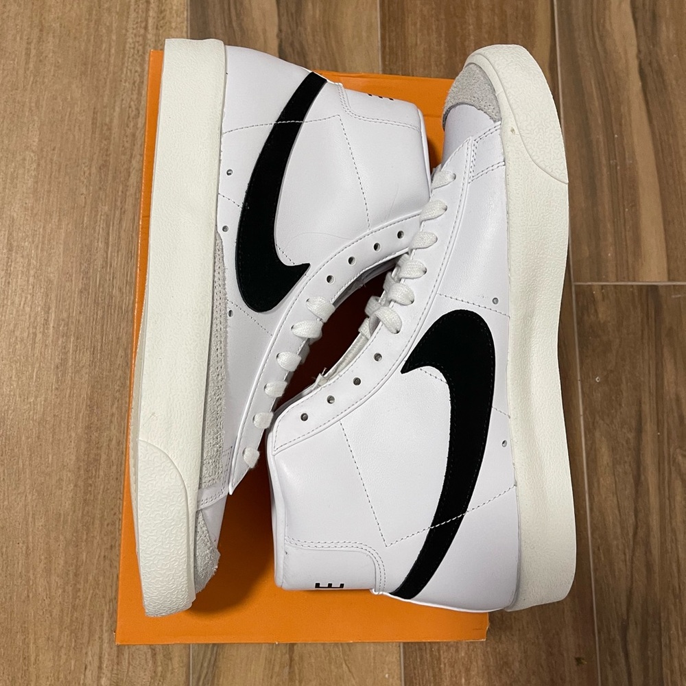 White Nike Blazer SIZE 9.5 MEN